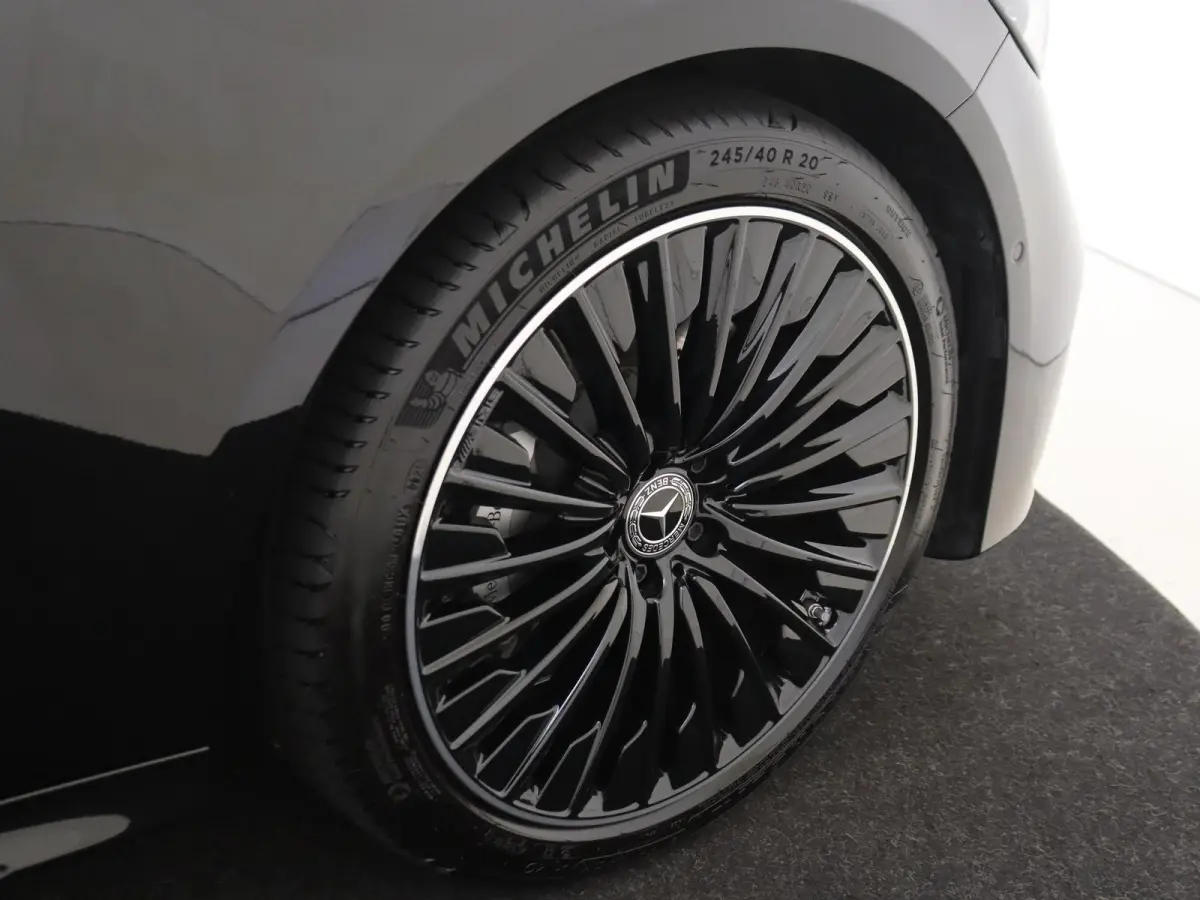400 e 4MATIC AMG Line / Premium/ Panoramadak/ AIRMATIC/ Achterasbesturing/ Burmester 4D/ SUPERSCREEN/ Night/ 20 inch/ Nappa/ 3D Display/ Verlichte Grille