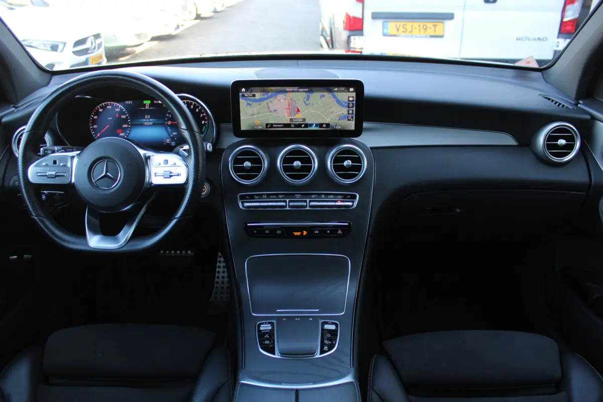 4MATIC AMG LINE NIGHT PAKKET PANORAMADAK CARPLAY