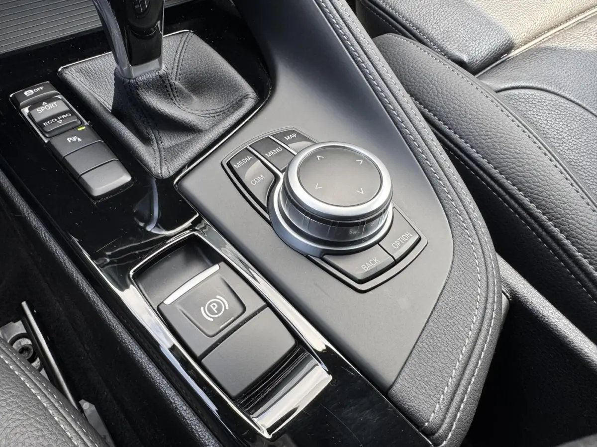 sDrive20i Business Edition Plus M-Sport NL-Auto