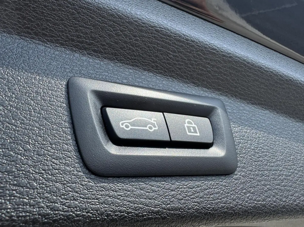 sDrive20i Business Edition Plus M-Sport NL-Auto