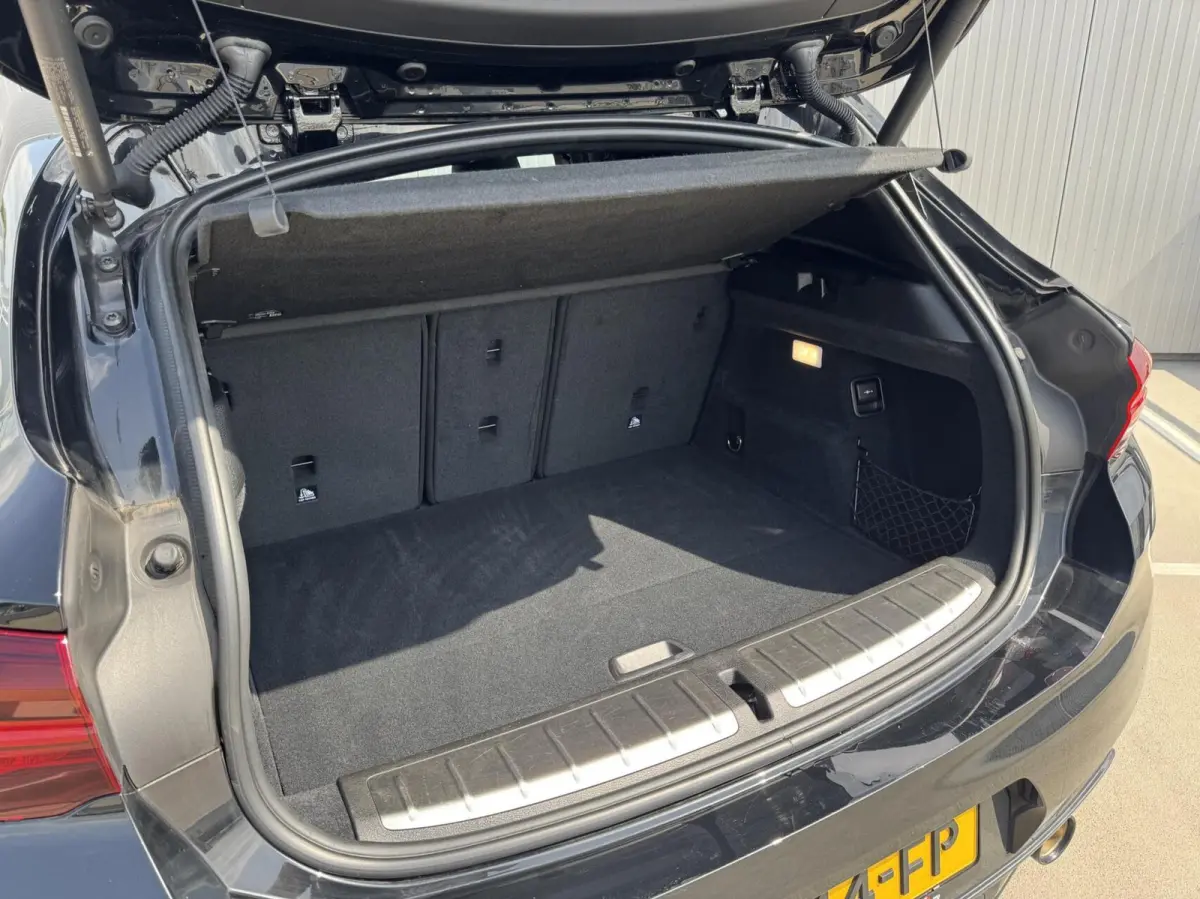 sDrive20i Business Edition Plus M-Sport NL-Auto