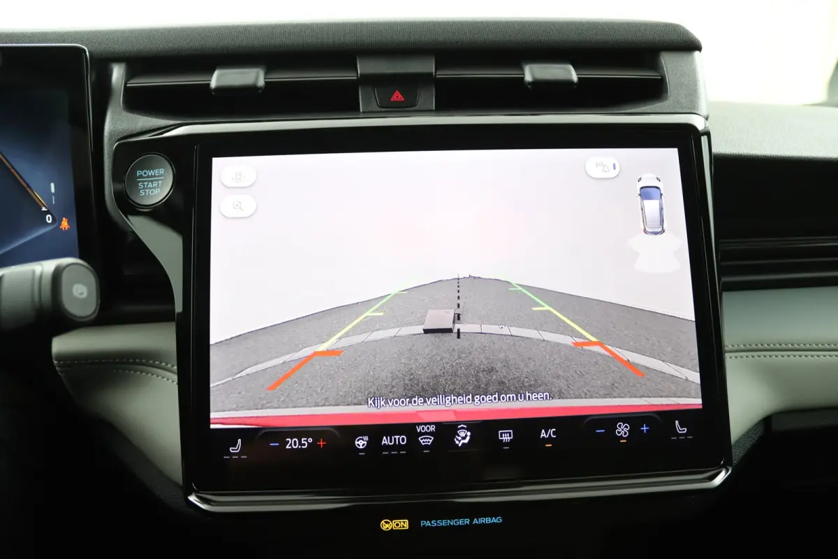 44 kWh | Winterpack | Elektrische Achterklep | Keyless | Navigatie | CarPlay/Android Auto | Camera
