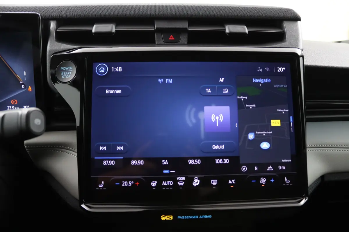 44 kWh | Winterpack | Elektrische Achterklep | Keyless | Navigatie | CarPlay/Android Auto | Camera