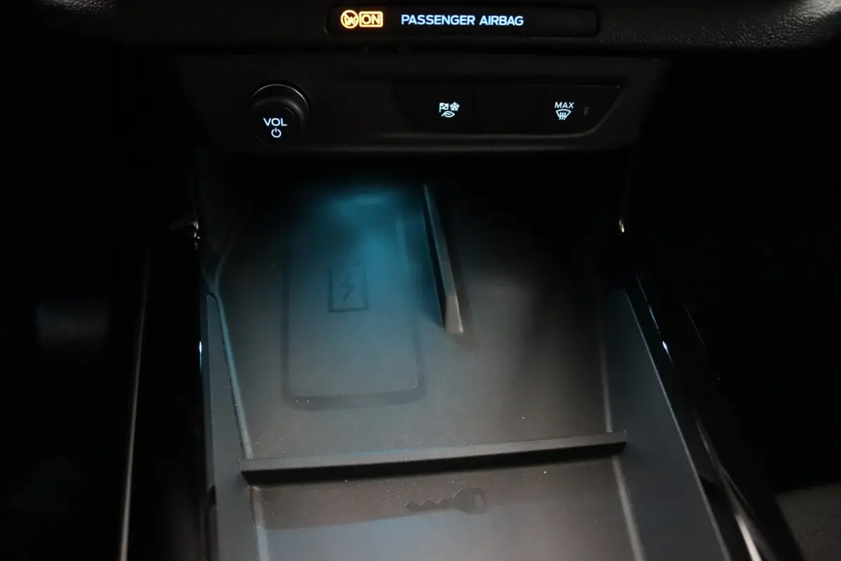44 kWh | Winterpack | Elektrische Achterklep | Keyless | Navigatie | CarPlay/Android Auto | Camera