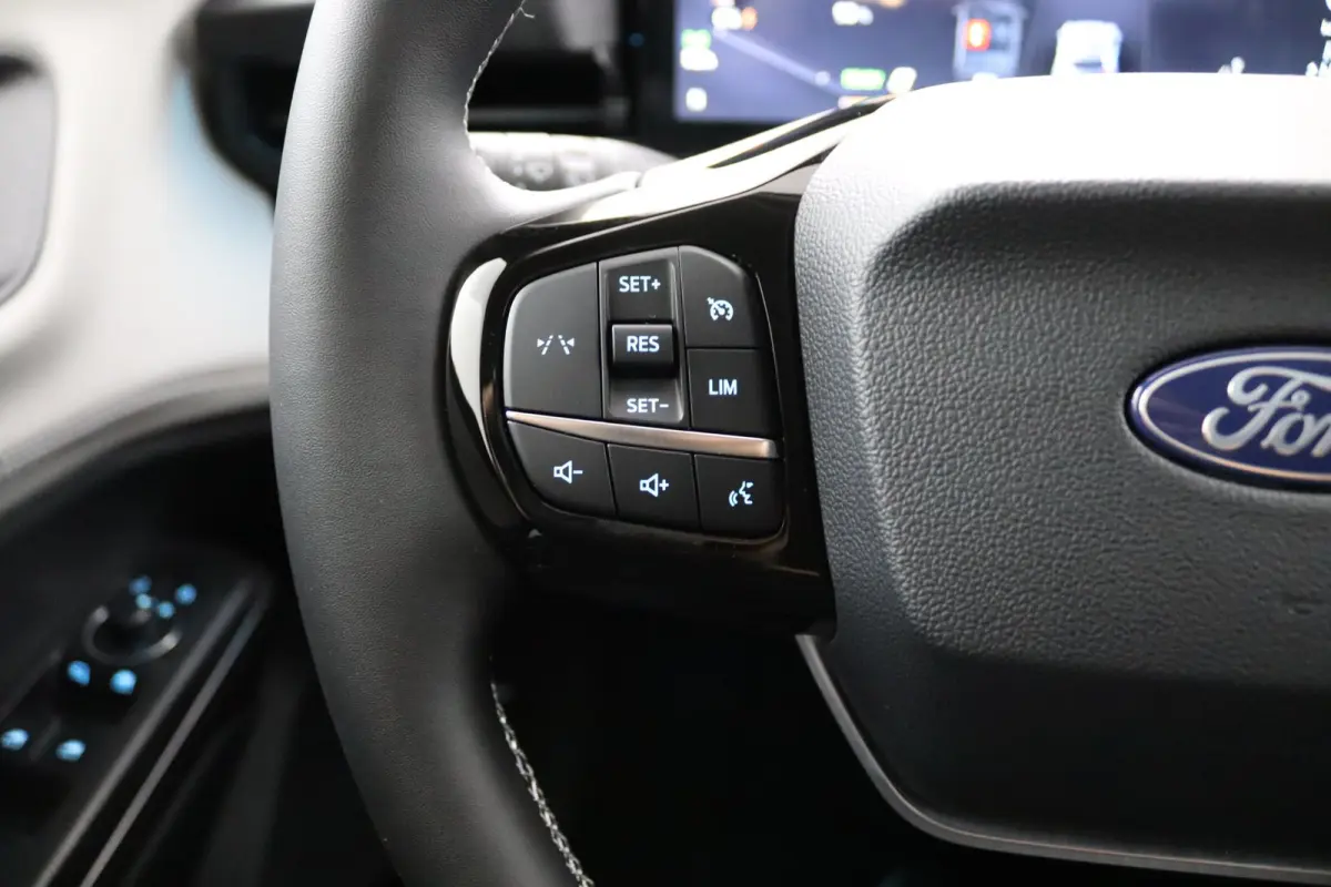 44 kWh | Winterpack | Elektrische Achterklep | Keyless | Navigatie | CarPlay/Android Auto | Camera