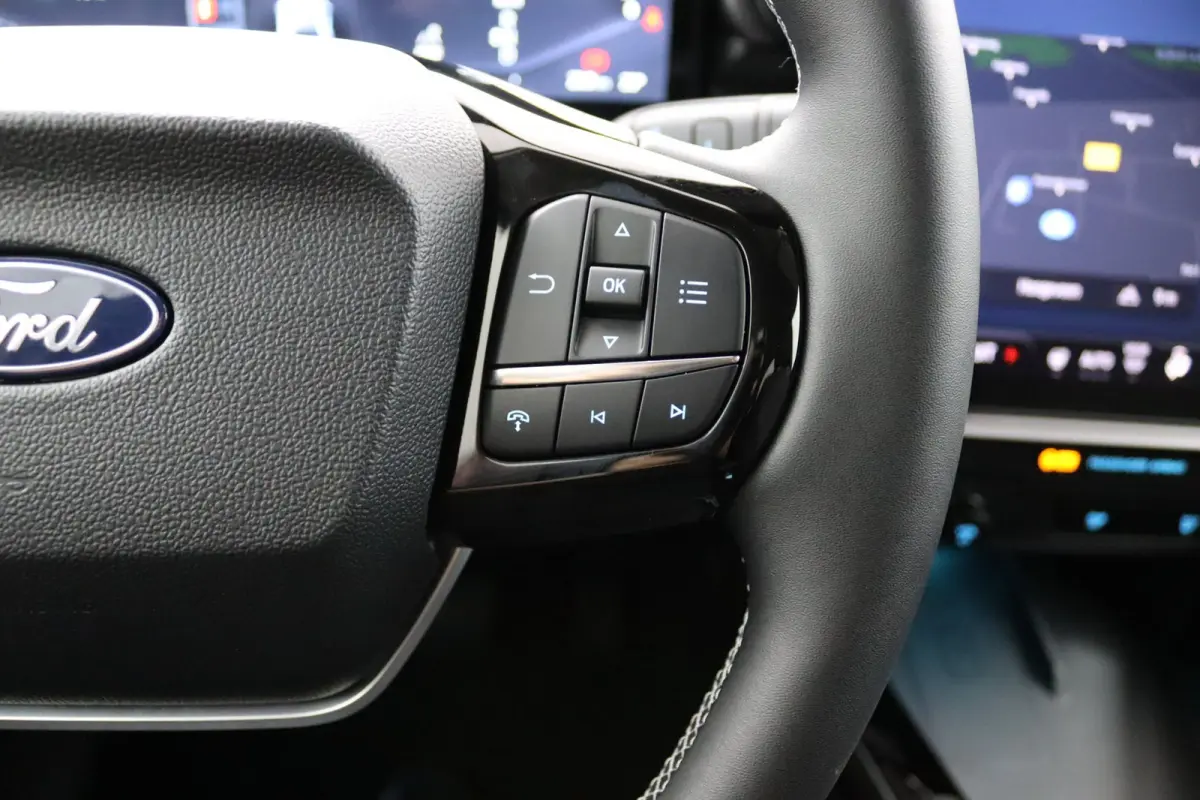 44 kWh | Winterpack | Elektrische Achterklep | Keyless | Navigatie | CarPlay/Android Auto | Camera