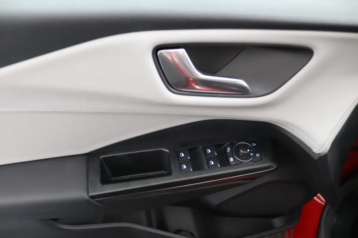 44 kWh | Winterpack | Elektrische Achterklep | Keyless | Navigatie | CarPlay/Android Auto | Camera