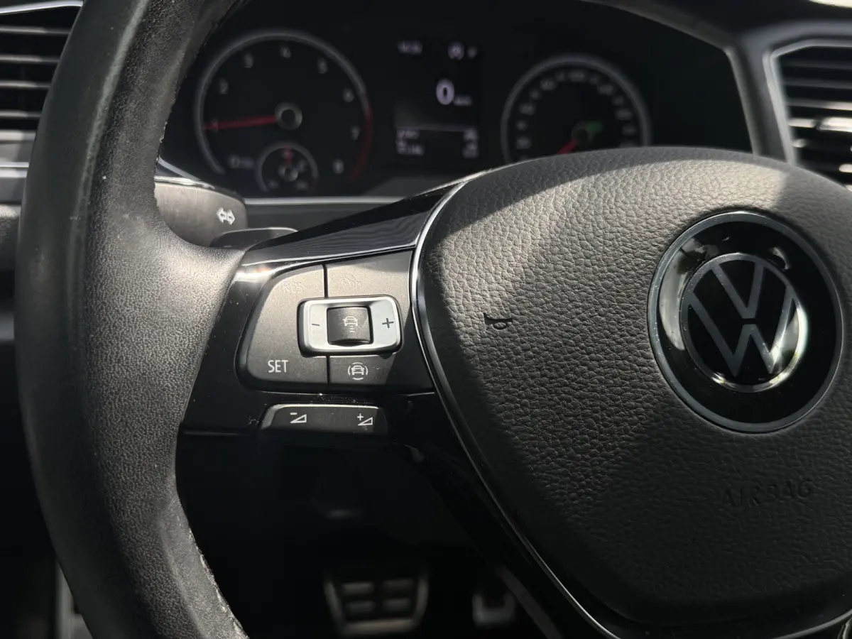 1.5 TSI R-Line Carplay, dodehoek