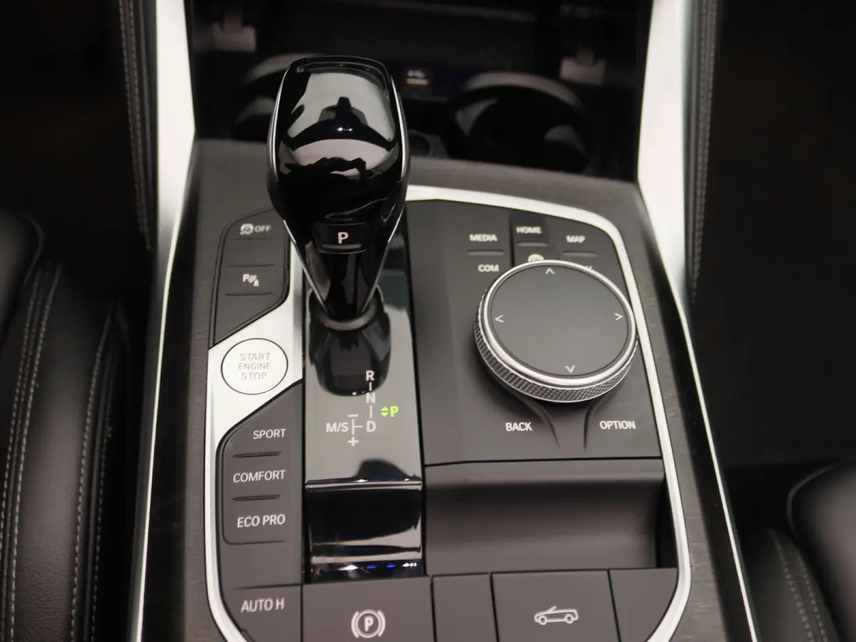 M440i xDrive High Executive | Apple Carplay/Android Auto | Harman Kardon | Leder | Stoelverwarming | Led Koplampen | Camera |