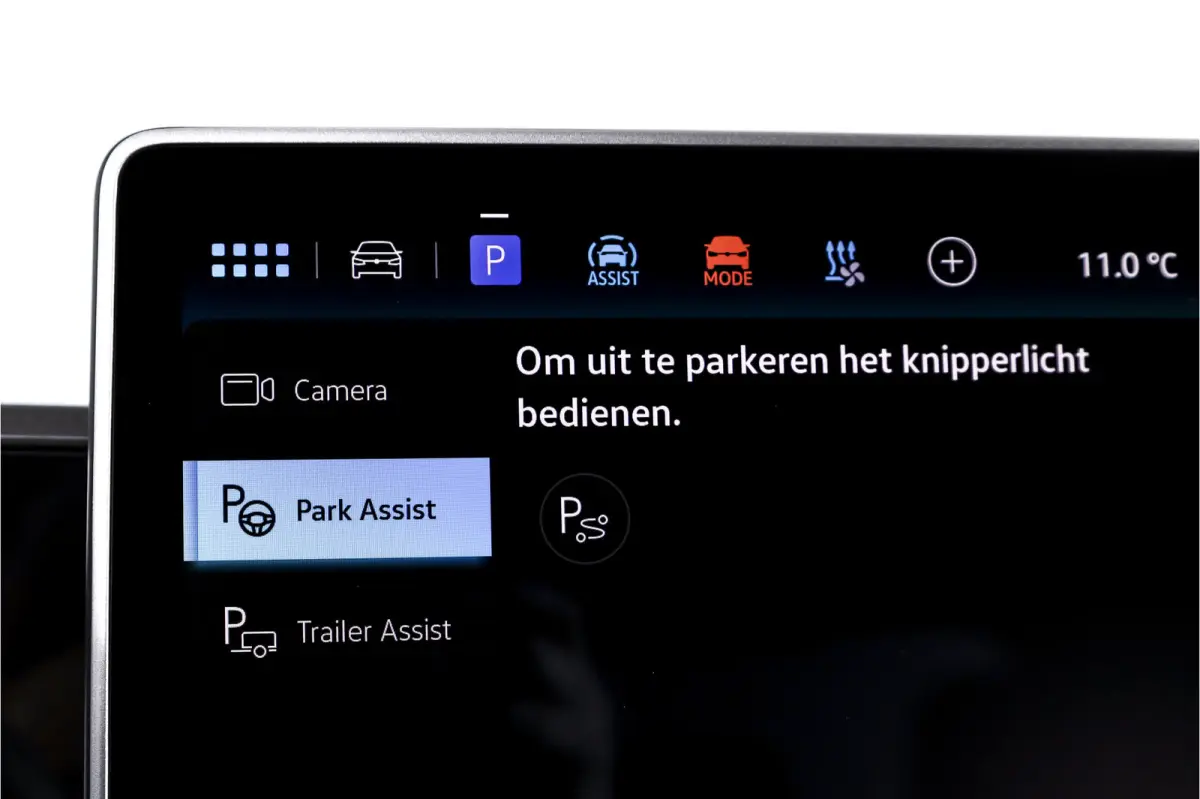 1.5 eHybrid 272PK R-Line Edition | Black Style | 15 inch Navi | Elek. Trekhaak | IQ Light | S/K-Panodak | Dig. Cockpit | Adapt. Cruise | Stoel-+Stuurverw. | 360 Camera | NAV + App. Connect |
