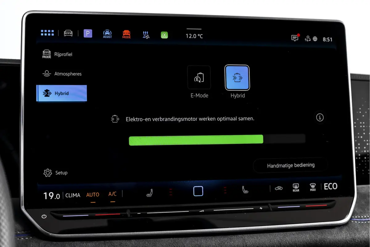 1.5 eHybrid 272PK R-Line Edition | Black Style | 15 inch Navi | Elek. Trekhaak | IQ Light | S/K-Panodak | Dig. Cockpit | Adapt. Cruise | Stoel-+Stuurverw. | 360 Camera | NAV + App. Connect |