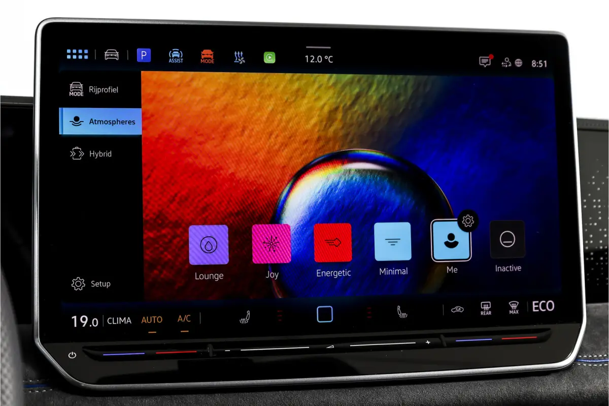1.5 eHybrid 272PK R-Line Edition | Black Style | 15 inch Navi | Elek. Trekhaak | IQ Light | S/K-Panodak | Dig. Cockpit | Adapt. Cruise | Stoel-+Stuurverw. | 360 Camera | NAV + App. Connect |