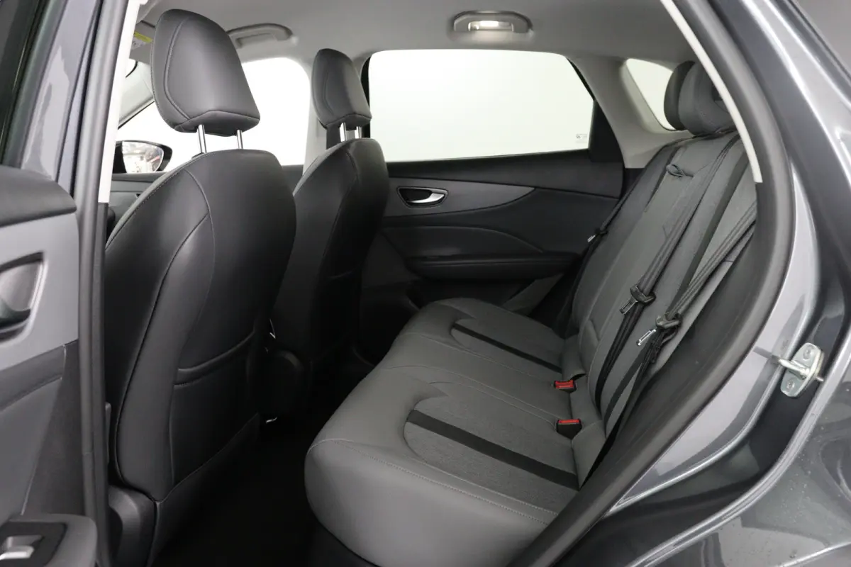 64 kWh Luxury | 360* Camera | 100% SOH | Adaptieve Cruise Control | Elektrische Achterklep | Warmtepomp | Stoel & Stuurverwarming |