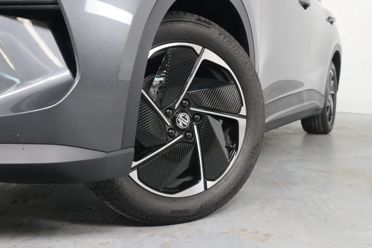 64 kWh Luxury | 360* Camera | 100% SOH | Adaptieve Cruise Control | Elektrische Achterklep | Warmtepomp | Stoel & Stuurverwarming |