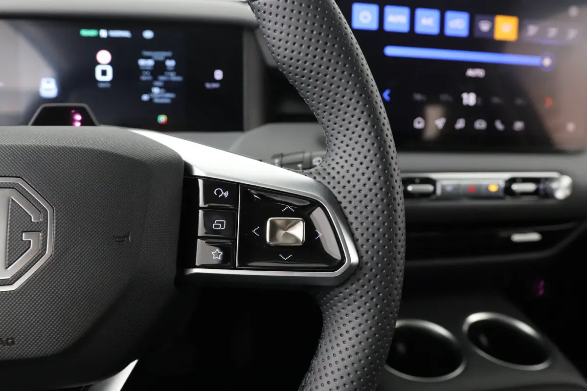 64 kWh Luxury | 360* Camera | 100% SOH | Adaptieve Cruise Control | Elektrische Achterklep | Warmtepomp | Stoel & Stuurverwarming |