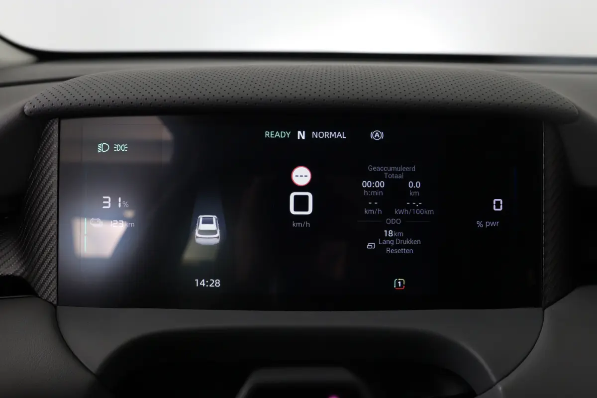 64 kWh Luxury | 360* Camera | 100% SOH | Adaptieve Cruise Control | Elektrische Achterklep | Warmtepomp | Stoel & Stuurverwarming |