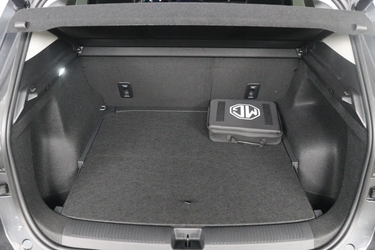 64 kWh Luxury | 360* Camera | 100% SOH | Adaptieve Cruise Control | Elektrische Achterklep | Warmtepomp | Stoel & Stuurverwarming |
