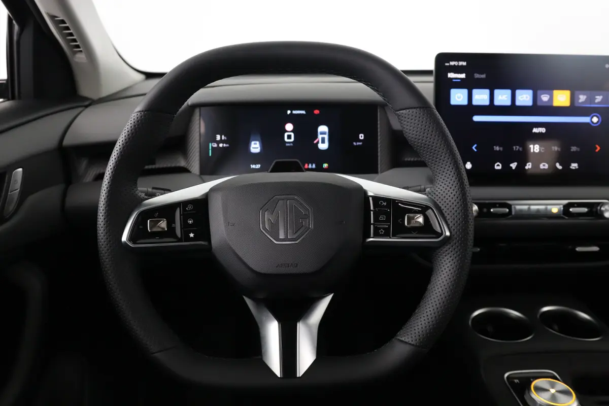64 kWh Luxury | 360* Camera | 100% SOH | Adaptieve Cruise Control | Elektrische Achterklep | Warmtepomp | Stoel & Stuurverwarming |