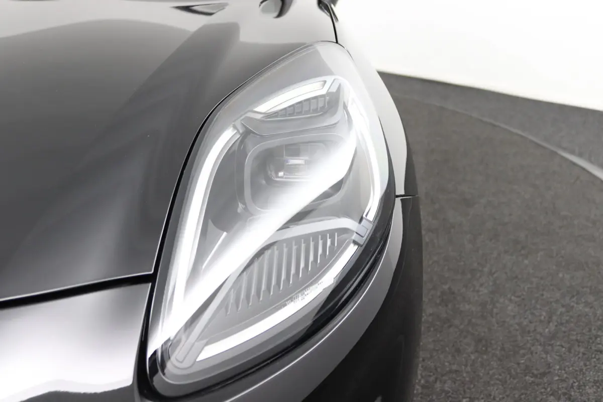 1.0 EcoBoost ST-Line X | Panoramadak | Adaptive Cruise | WInterpack | 360 Camera | B&O | Elektrische Achterklep | BLIS | LED