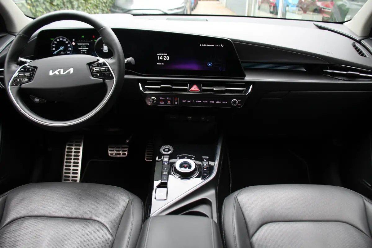 1.6 GDi PHEV Launch Edition | TREKHAAK | ADAPTIVE CRUISE | STOELVERWARMING & VENTILATIE | CAMERA | LANE ASSIST | DODE HOEK | PARK SENS V+A | LED | HALF LEDER