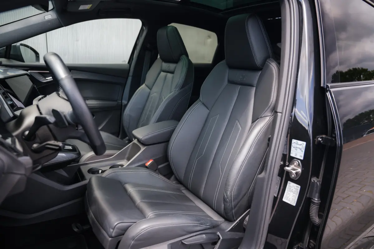 40 204 pk S edition 77 kWh /Pano-Dak/ BTW-Auto/ Keyless/ Adapt.Cruise/ SONOS/ Lane-Assist/ Carplay/ 20'' LMV
