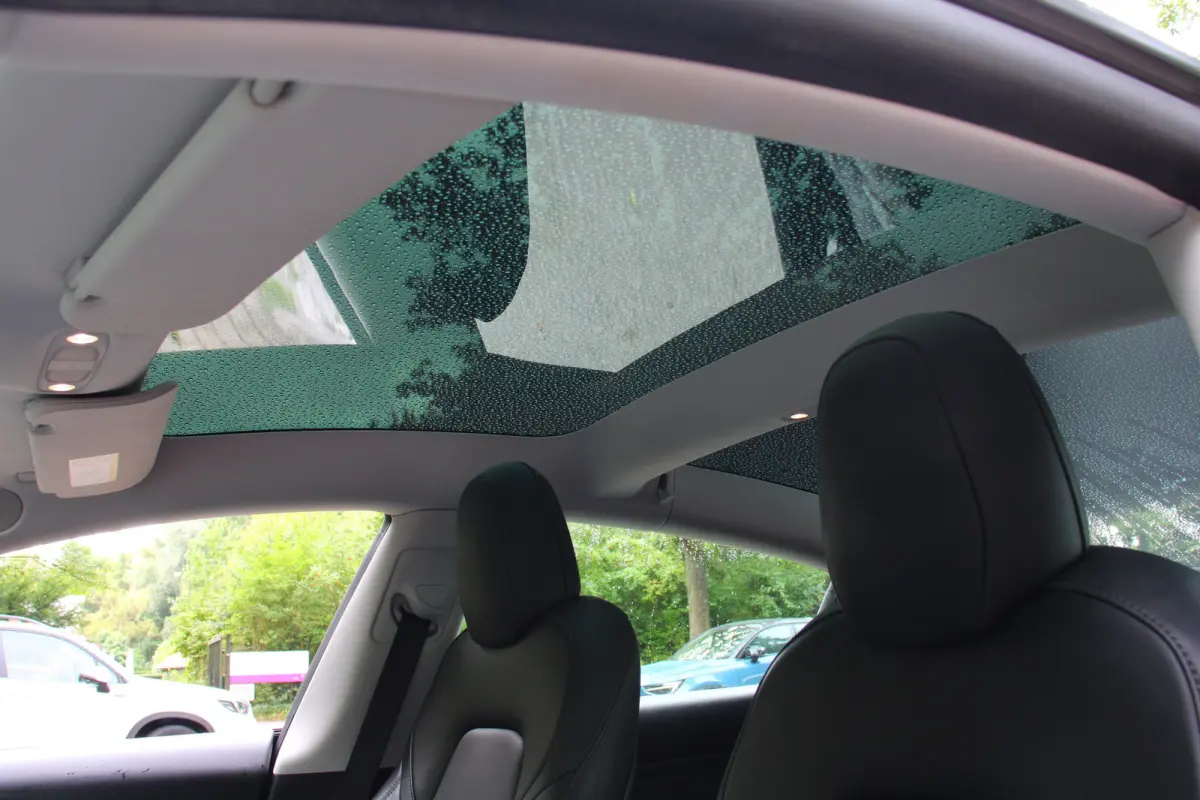 Standard RWD Plus 60 kWh | STOELVERWARMING | ALL SEASON | ELEKTR. STOEL INCL. MEMORY | PANORAMADAK | PARK SENS V+A | LEDER | CLIMA