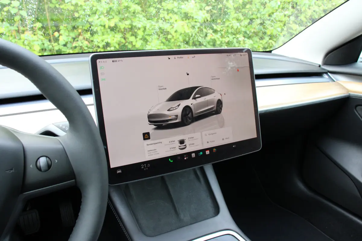 Standard RWD Plus 60 kWh | STOELVERWARMING | ALL SEASON | ELEKTR. STOEL INCL. MEMORY | PANORAMADAK | PARK SENS V+A | LEDER | CLIMA