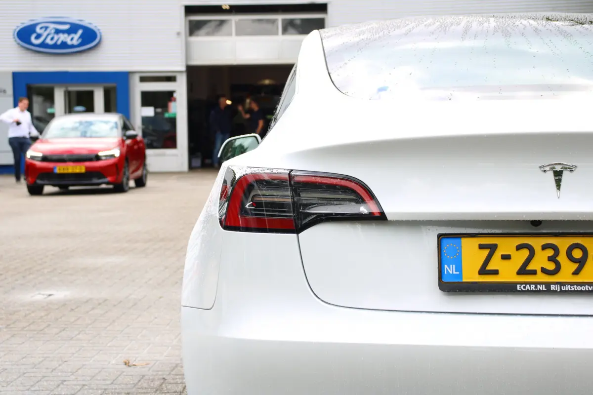 Standard RWD Plus 60 kWh | STOELVERWARMING | ALL SEASON | ELEKTR. STOEL INCL. MEMORY | PANORAMADAK | PARK SENS V+A | LEDER | CLIMA