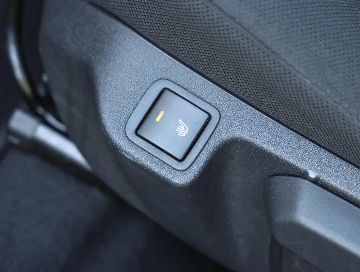 Top! Style 1.0 72pk | Camera | Stoelverwarming | Apple Carplay / Android Auto | Airco | Allseason banden |