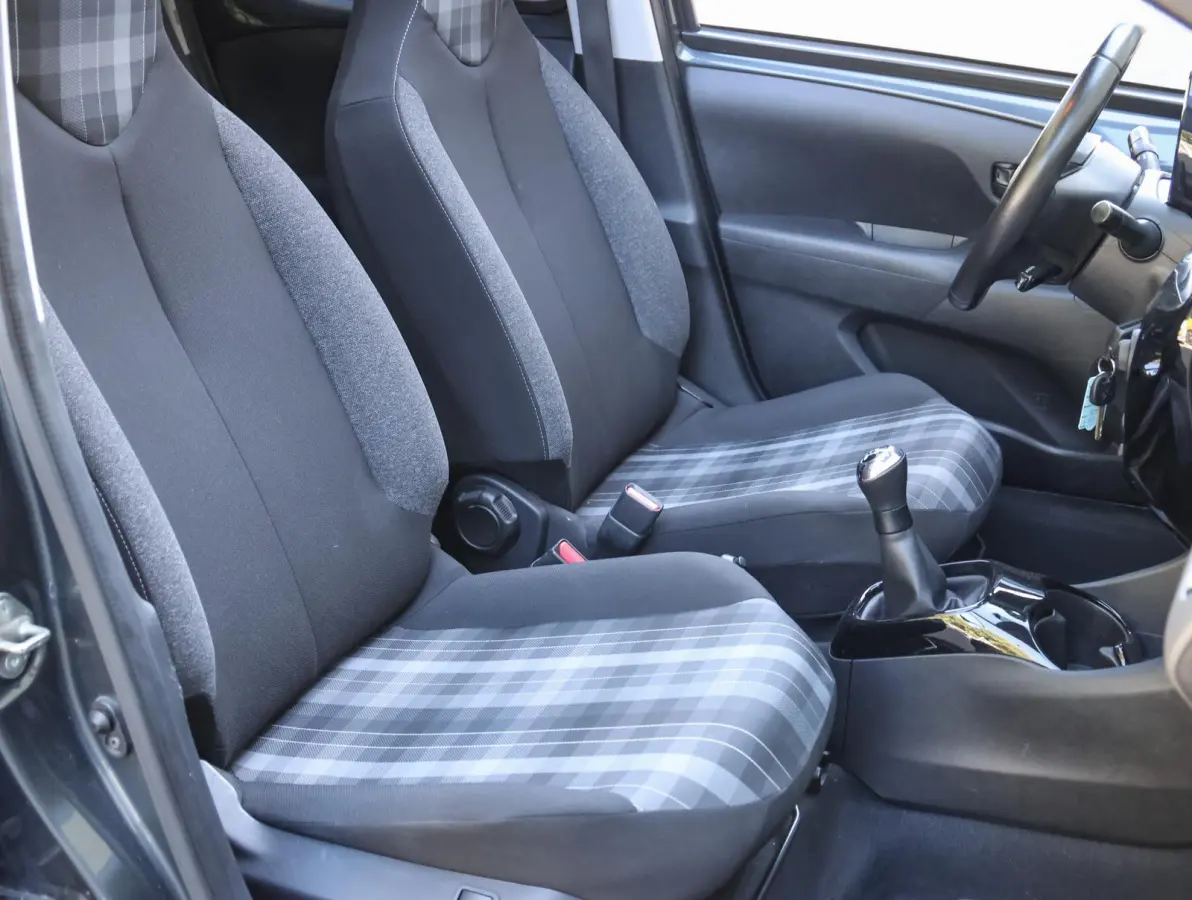Top! Style 1.0 72pk | Camera | Stoelverwarming | Apple Carplay / Android Auto | Airco | Allseason banden |