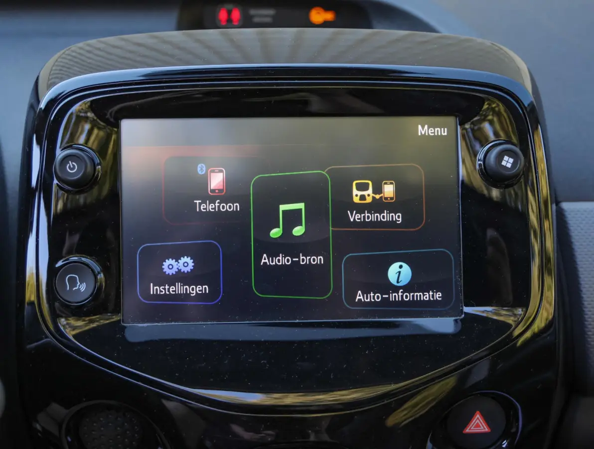 Top! Style 1.0 72pk | Camera | Stoelverwarming | Apple Carplay / Android Auto | Airco | Allseason banden |
