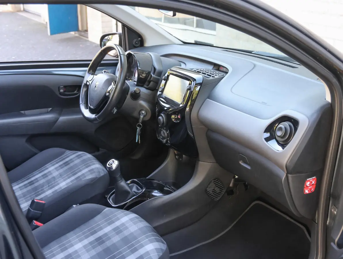 Top! Style 1.0 72pk | Camera | Stoelverwarming | Apple Carplay / Android Auto | Airco | Allseason banden |