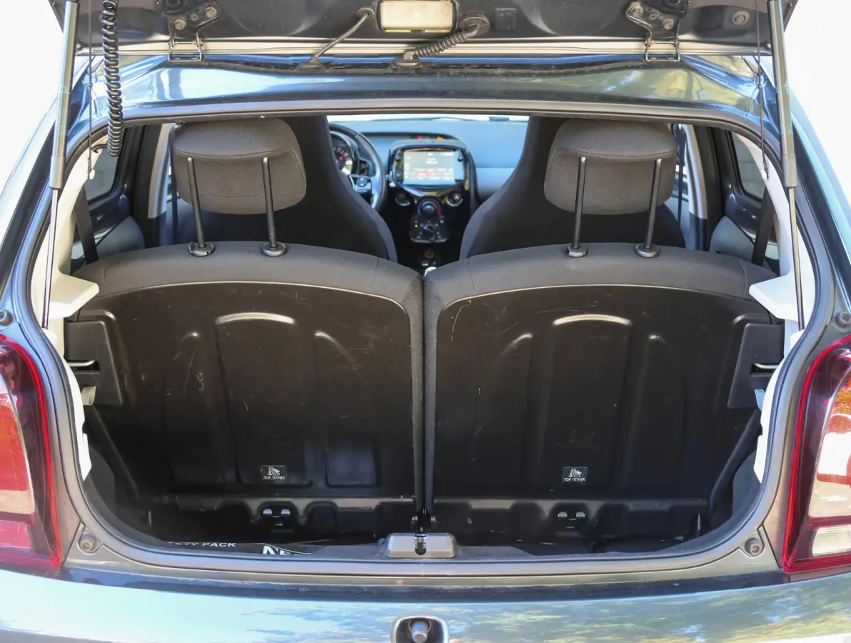 Top! Style 1.0 72pk | Camera | Stoelverwarming | Apple Carplay / Android Auto | Airco | Allseason banden |