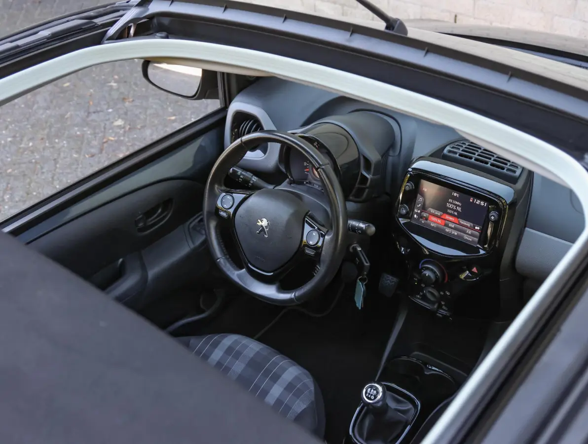 Top! Style 1.0 72pk | Camera | Stoelverwarming | Apple Carplay / Android Auto | Airco | Allseason banden |