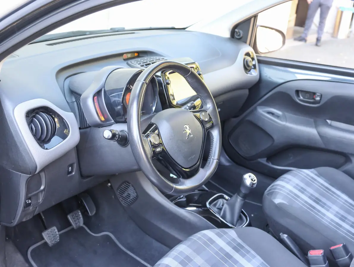Top! Style 1.0 72pk | Camera | Stoelverwarming | Apple Carplay / Android Auto | Airco | Allseason banden |