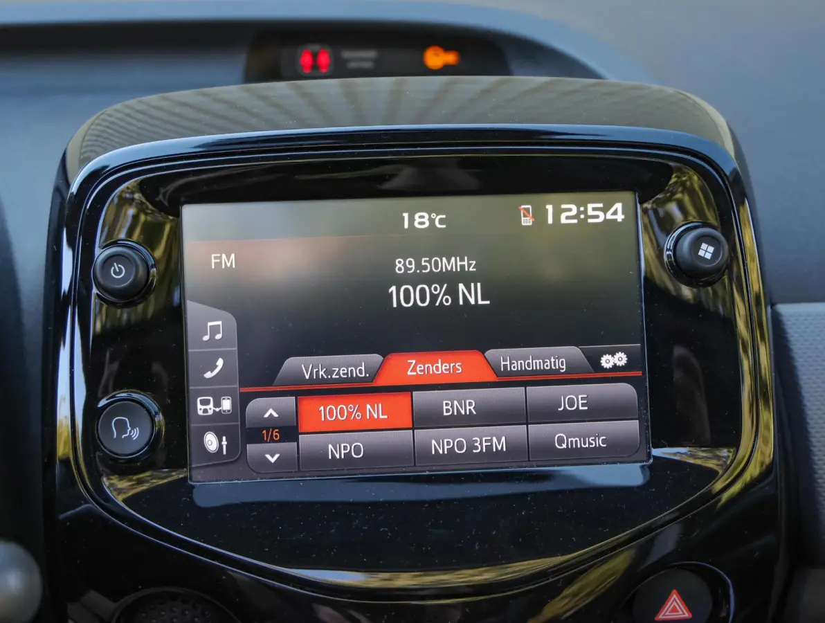 Top! Style 1.0 72pk | Camera | Stoelverwarming | Apple Carplay / Android Auto | Airco | Allseason banden |