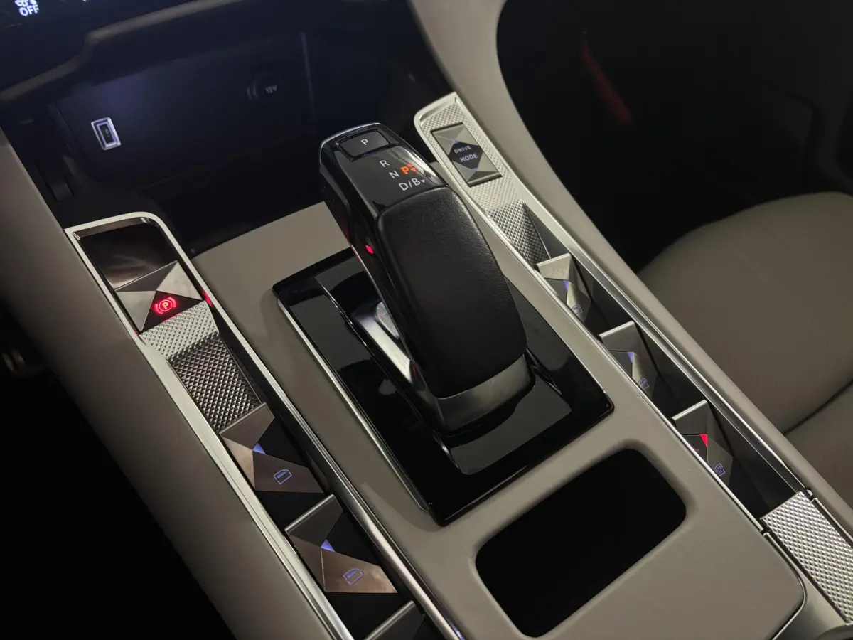 E-Tense 225 Opéra | Lederen stoelen | Panorama dak | Adaptive Cruise | Memory seats | Apple Carplay - Android Auto