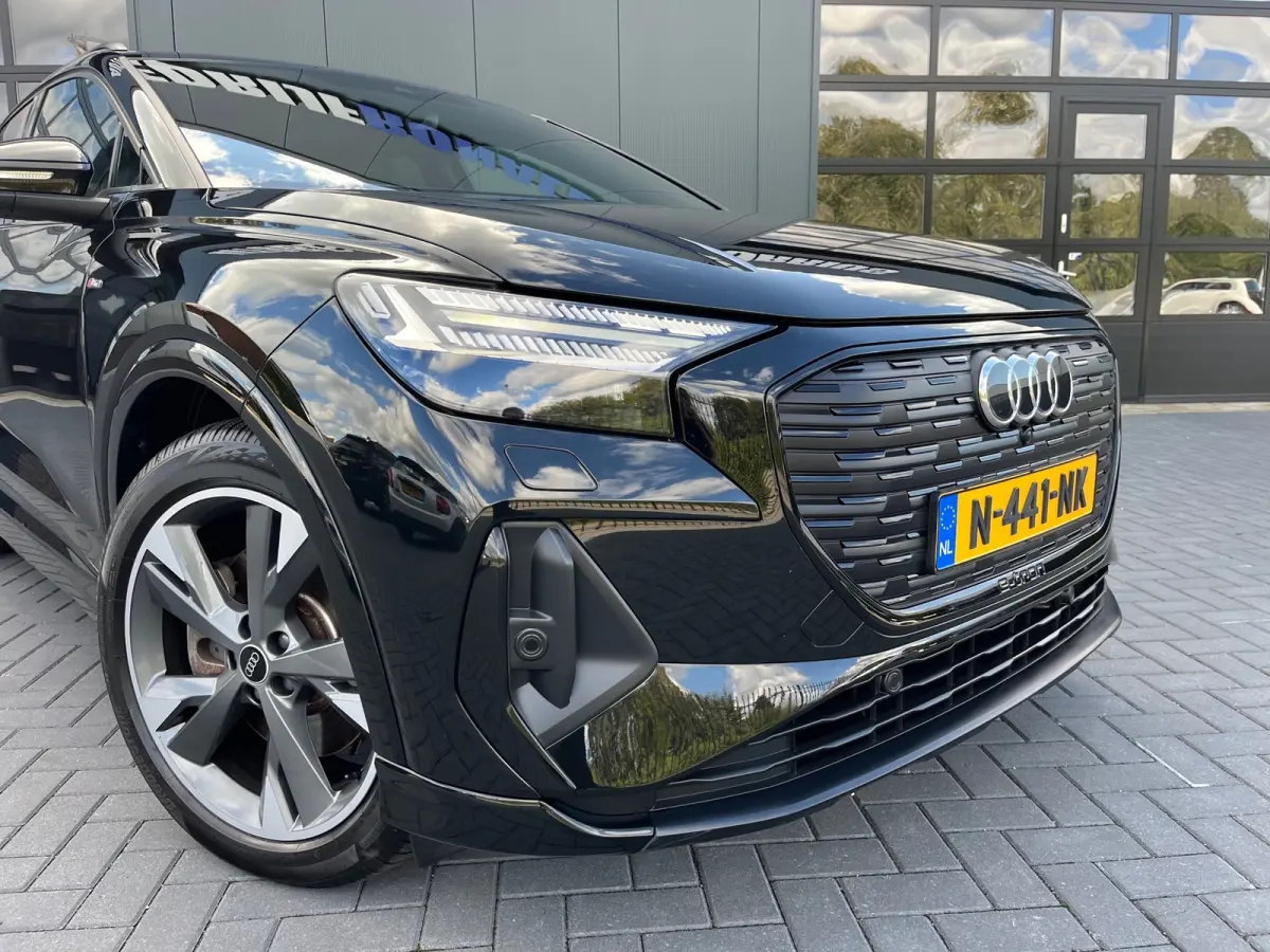 40 Launch edition S-Line Competition 77 kWh NL.Auto/SOH 95.5%/20Inch/Full led/Leder/1Ste Eigenaar
