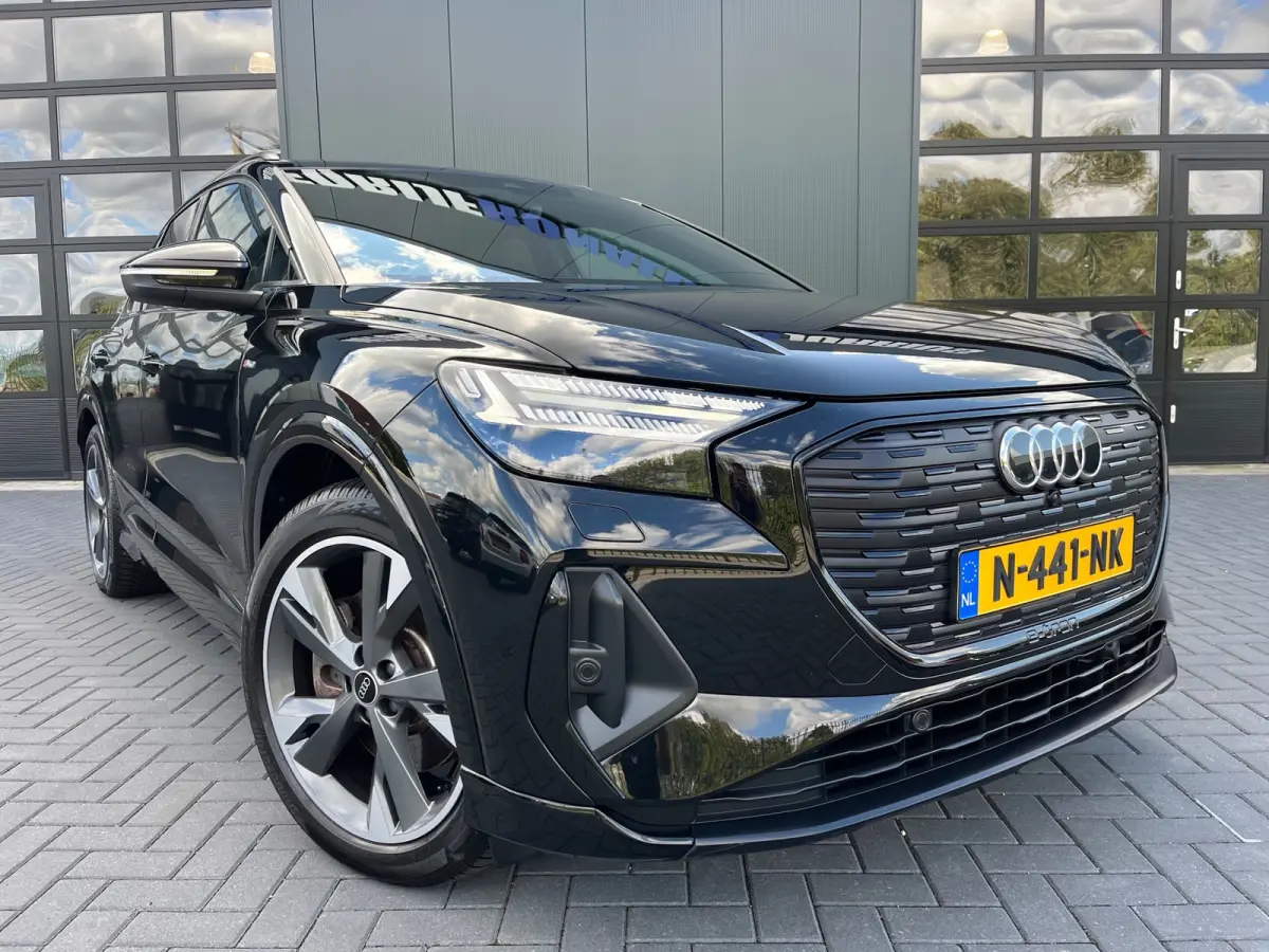 40 Launch edition S-Line Competition 77 kWh NL.Auto/SOH 95.5%/20Inch/Full led/Leder/1Ste Eigenaar