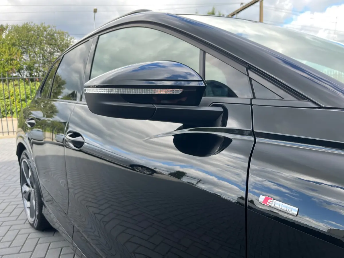 40 Launch edition S-Line Competition 77 kWh NL.Auto/SOH 95.5%/20Inch/Full led/Leder/1Ste Eigenaar