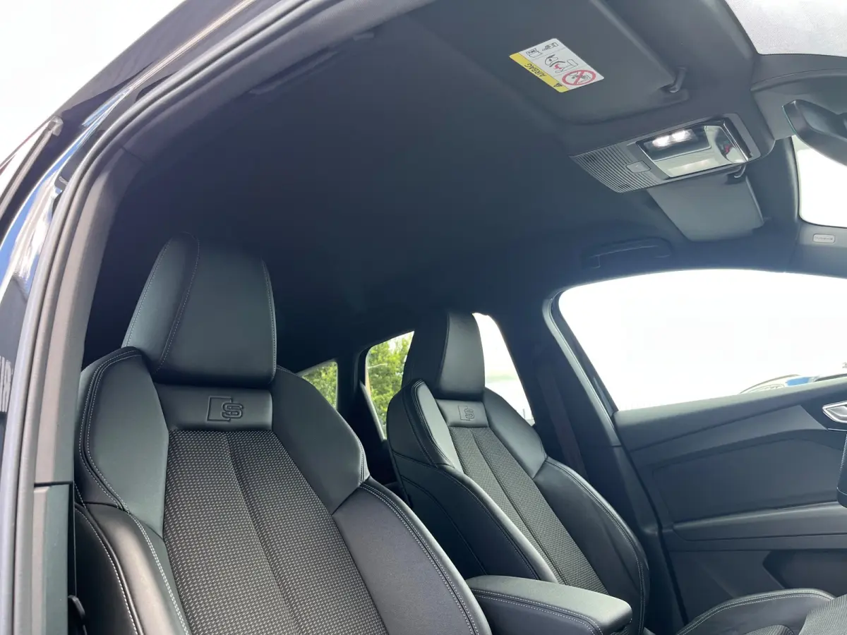 40 Launch edition S-Line Competition 77 kWh NL.Auto/SOH 95.5%/20Inch/Full led/Leder/1Ste Eigenaar