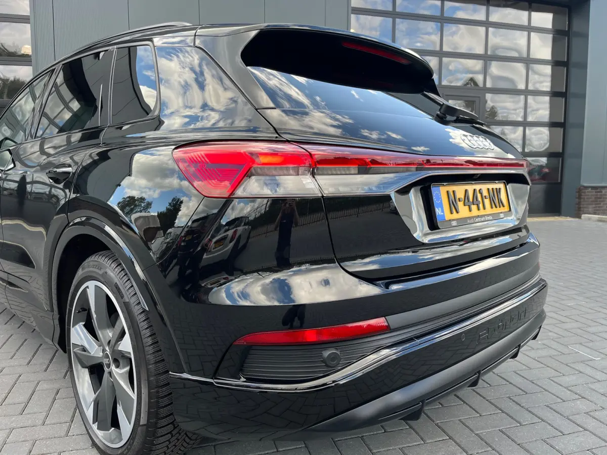 40 Launch edition S-Line Competition 77 kWh NL.Auto/SOH 95.5%/20Inch/Full led/Leder/1Ste Eigenaar