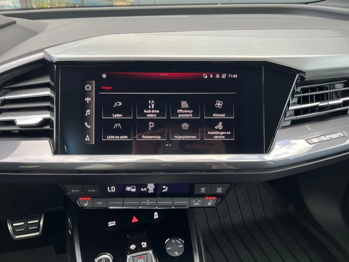 40 Launch edition S-Line Competition 77 kWh NL.Auto/SOH 95.5%/20Inch/Full led/Leder/1Ste Eigenaar