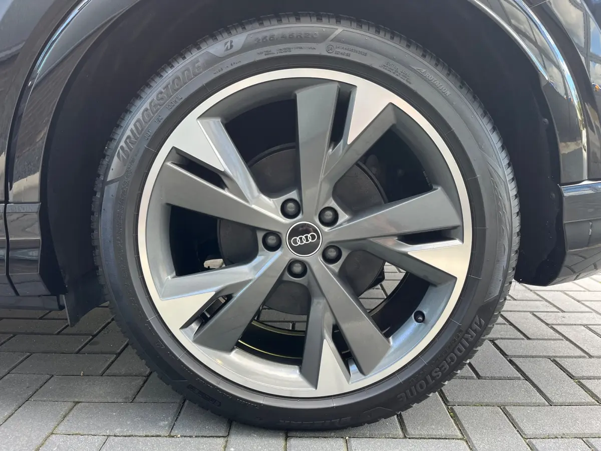 40 Launch edition S-Line Competition 77 kWh NL.Auto/SOH 95.5%/20Inch/Full led/Leder/1Ste Eigenaar