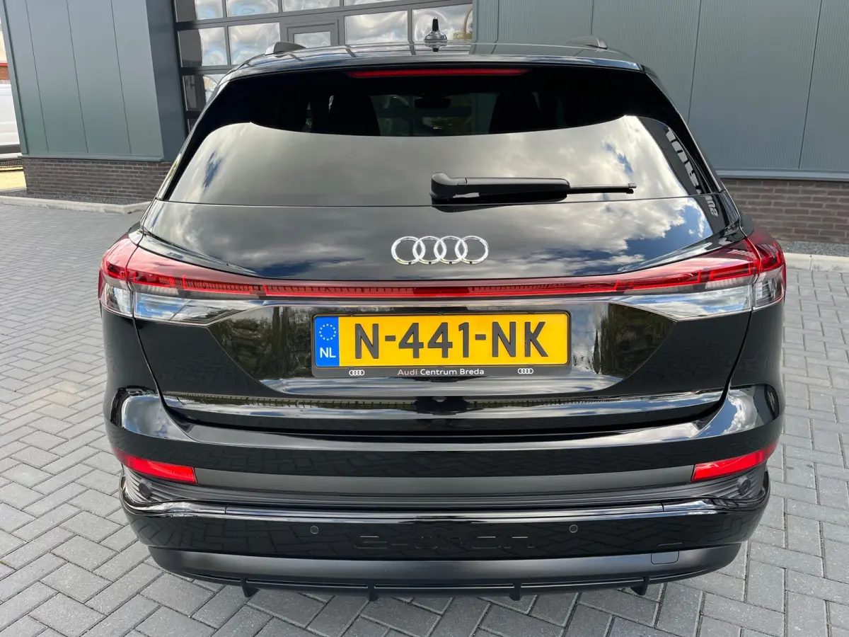 40 Launch edition S-Line Competition 77 kWh NL.Auto/SOH 95.5%/20Inch/Full led/Leder/1Ste Eigenaar
