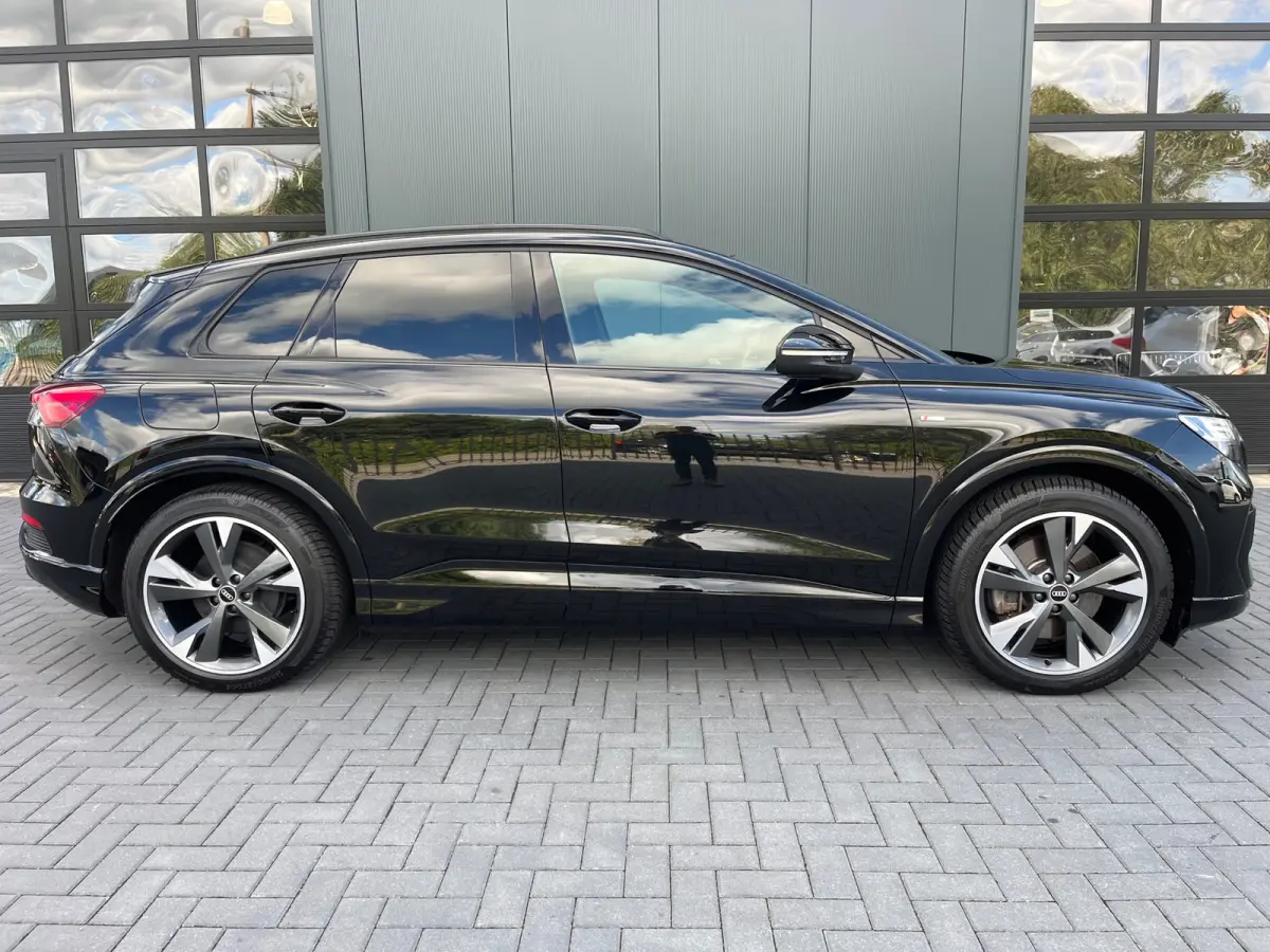 40 Launch edition S-Line Competition 77 kWh NL.Auto/SOH 95.5%/20Inch/Full led/Leder/1Ste Eigenaar