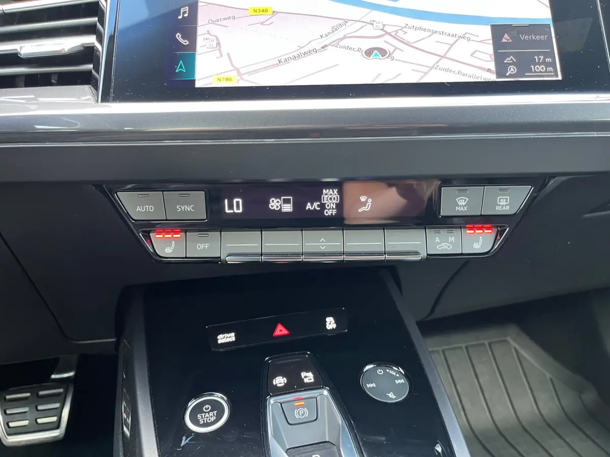 40 Launch edition S-Line Competition 77 kWh NL.Auto/SOH 95.5%/20Inch/Full led/Leder/1Ste Eigenaar
