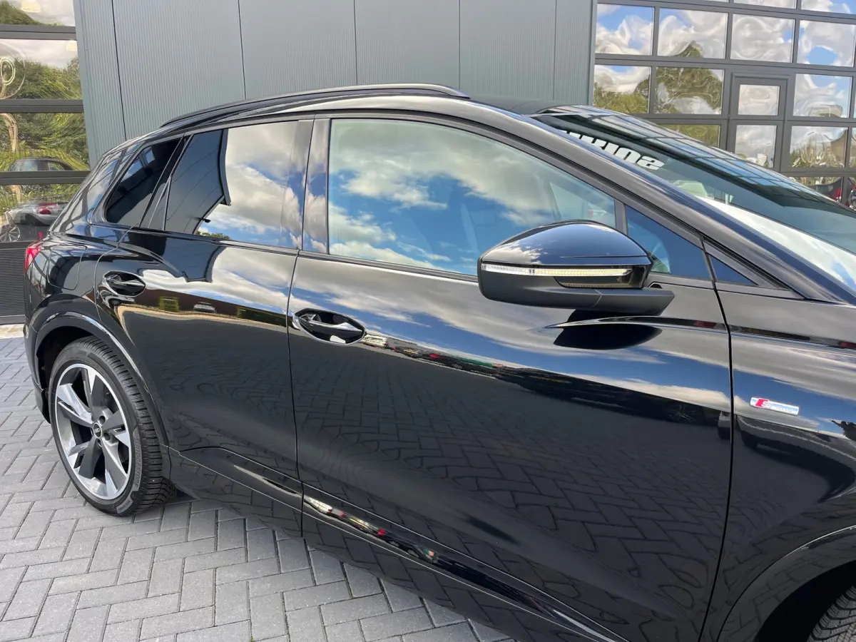 40 Launch edition S-Line Competition 77 kWh NL.Auto/SOH 95.5%/20Inch/Full led/Leder/1Ste Eigenaar