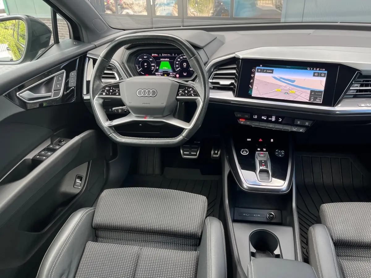 40 Launch edition S-Line Competition 77 kWh NL.Auto/SOH 95.5%/20Inch/Full led/Leder/1Ste Eigenaar