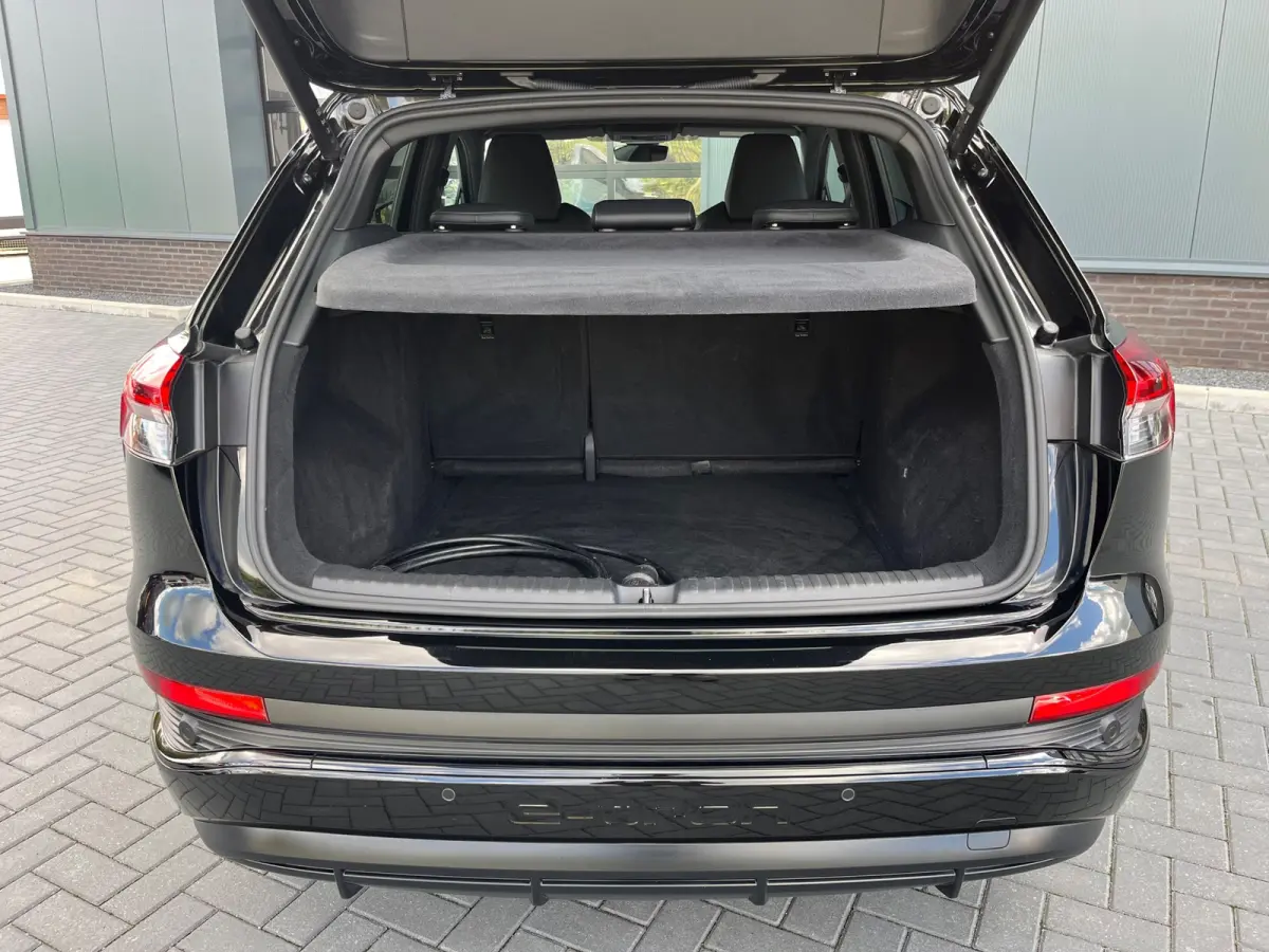 40 Launch edition S-Line Competition 77 kWh NL.Auto/SOH 95.5%/20Inch/Full led/Leder/1Ste Eigenaar